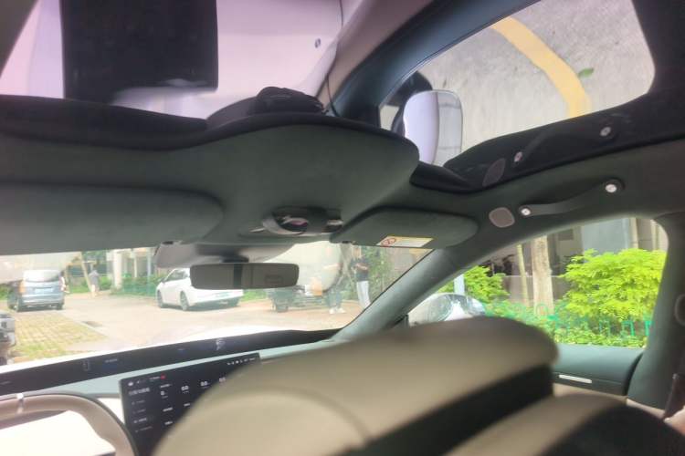 Used Xiaomi Auto YU7 2025 Ultra-Long Range High-Performance All-Wheel-Drive Max Edition Headliner