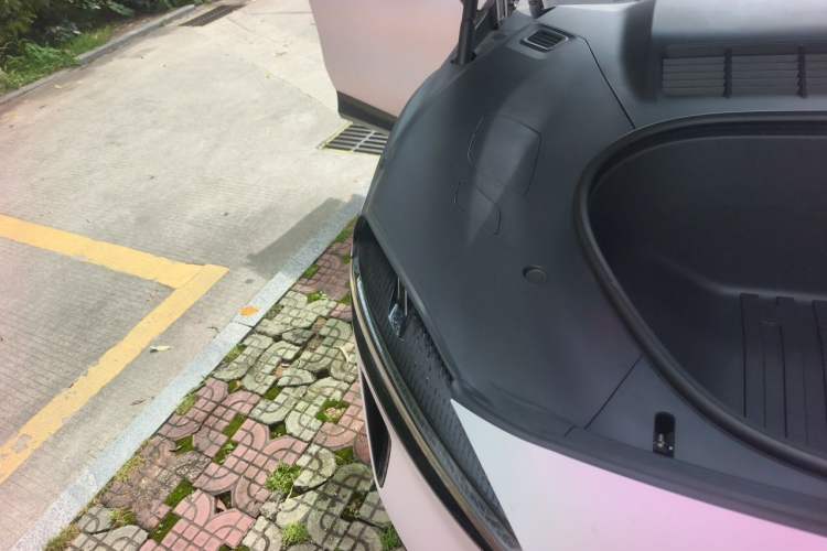 Used Xiaomi Auto YU7 2025 Ultra-Long Range High-Performance All-Wheel-Drive Max Edition Right Front Headlight