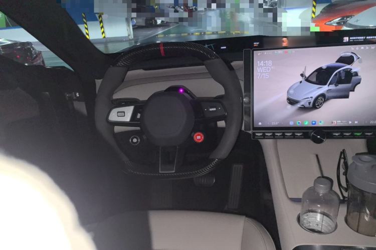 Used Xiaomi Auto YU7 2025 Ultra-Long Range High-Performance All-Wheel-Drive Max Edition Steering Wheel