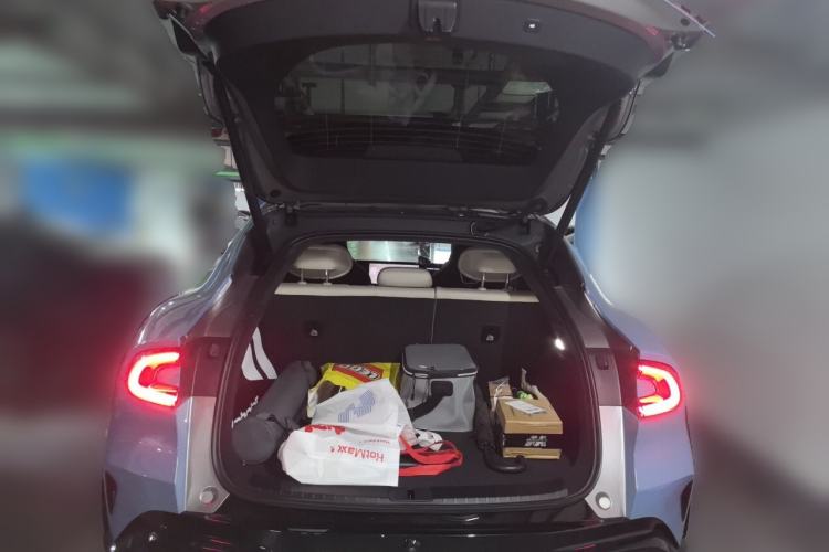 Used Xiaomi Auto YU7 2025 Ultra-Long Range High-Performance All-Wheel-Drive Max Edition Trunk