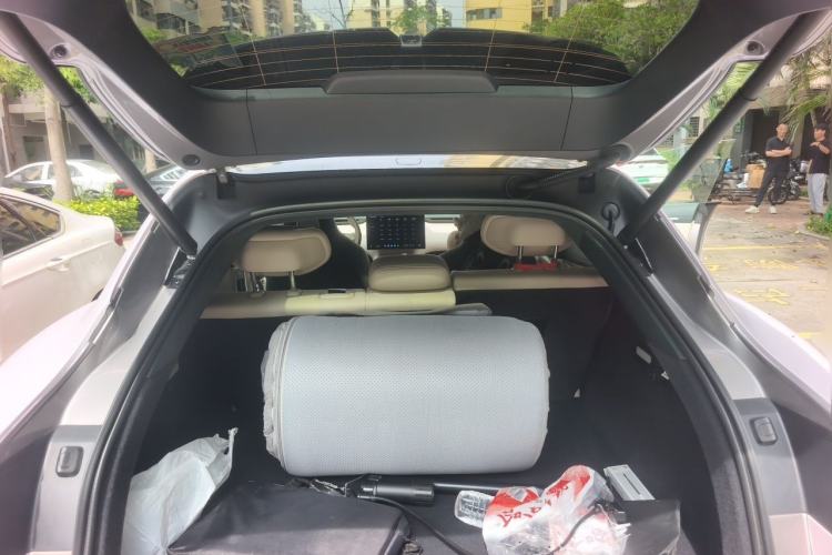 Used Xiaomi Auto YU7 2025 Ultra-Long Range High-Performance All-Wheel-Drive Max Edition Trunk