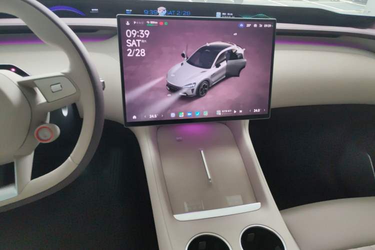 Used Xiaomi Auto YU7 2025 Ultra-Long Range All-Wheel Drive Pro Version Audio And AC Panel