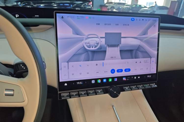 Used Xiaomi Auto YU7 2025 Ultra-Long Range High-Performance All-Wheel-Drive Max Edition Audio And AC Panel
