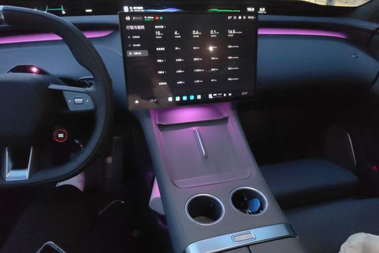 Used Xiaomi Auto YU7 2025 Ultra-Long Range Rear-Wheel Drive Version Audio And AC Panel