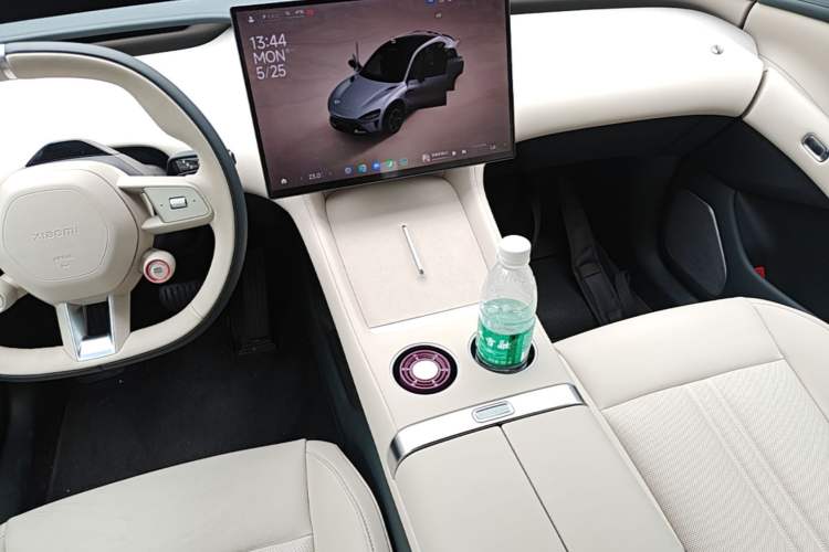Used Xiaomi Auto YU7 2025 Ultra-Long Range Rear-Wheel Drive Version Audio And AC Panel