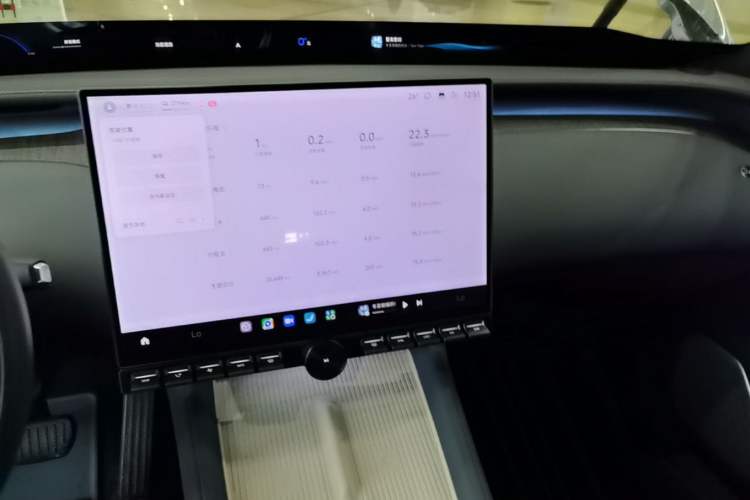 Used Xiaomi Auto YU7 2025 Ultra-Long Range Rear-Wheel Drive Version Audio And AC Panel