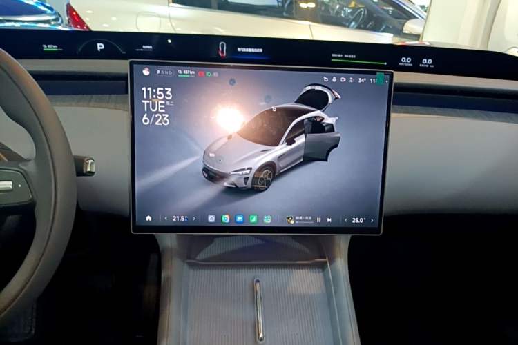 Used Xiaomi Auto YU7 2025 Ultra-Long Range Rear-Wheel Drive Version Audio And AC Panel