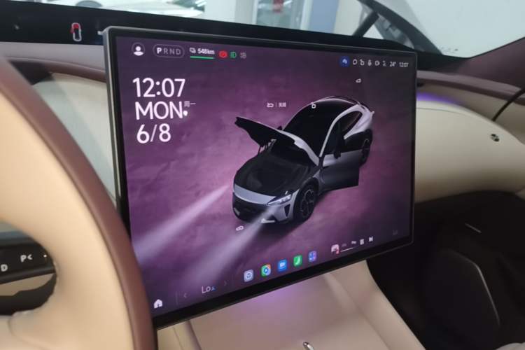 Used Xiaomi Auto YU7 2025 Ultra-Long Range High-Performance All-Wheel-Drive Max Edition Audio And AC Panel