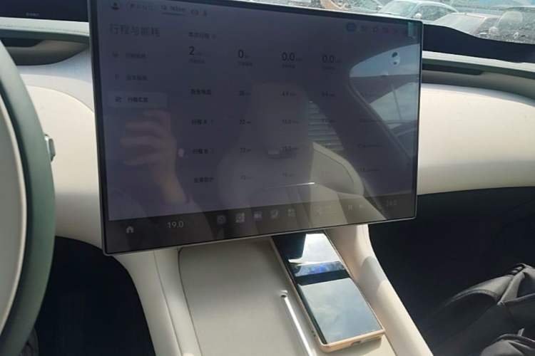 Used Xiaomi Auto YU7 2025 Ultra-Long Range Rear-Wheel Drive Version Audio And AC Panel