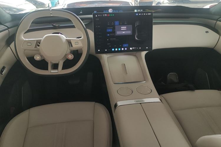 Used Xiaomi Auto YU7 2025 Ultra-Long Range High-Performance All-Wheel-Drive Max Edition Center Console