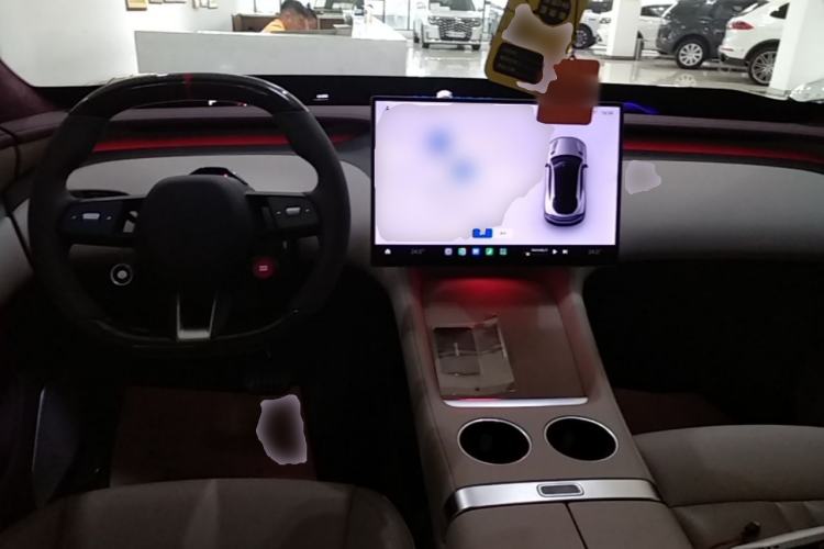 Used Xiaomi Auto YU7 2025 Ultra-Long Range High-Performance All-Wheel-Drive Max Edition Center Console