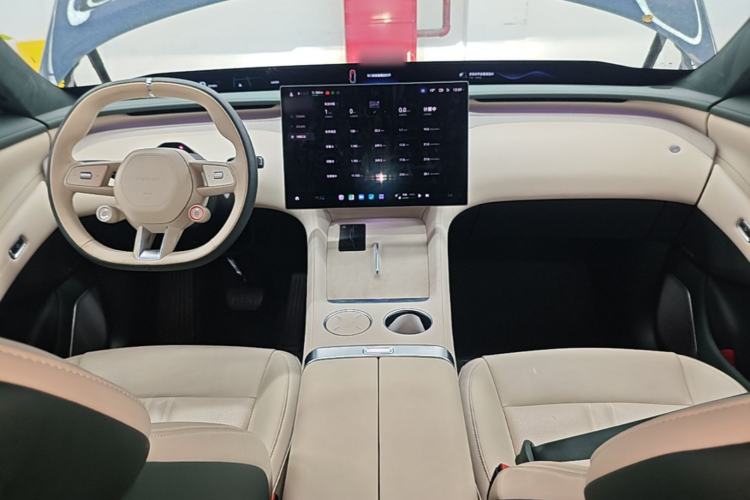 Used Xiaomi Auto YU7 2025 Ultra-Long Range High-Performance All-Wheel-Drive Max Edition Center Console