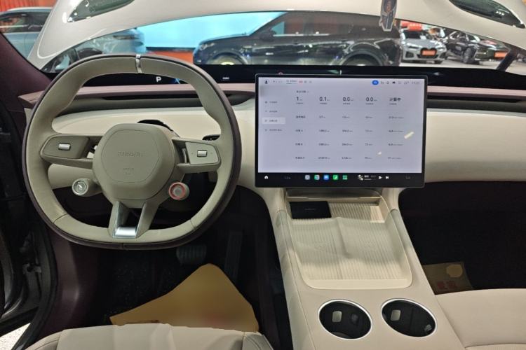 Used Xiaomi Auto YU7 2025 Ultra-Long Range Rear-Wheel Drive Version Center Console