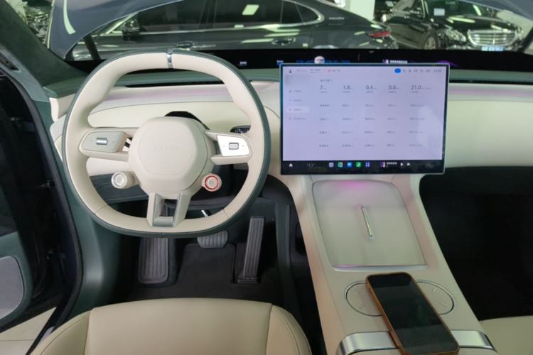 Used Xiaomi Auto YU7 2025 Ultra-Long Range High-Performance All-Wheel-Drive Max Edition Center Console