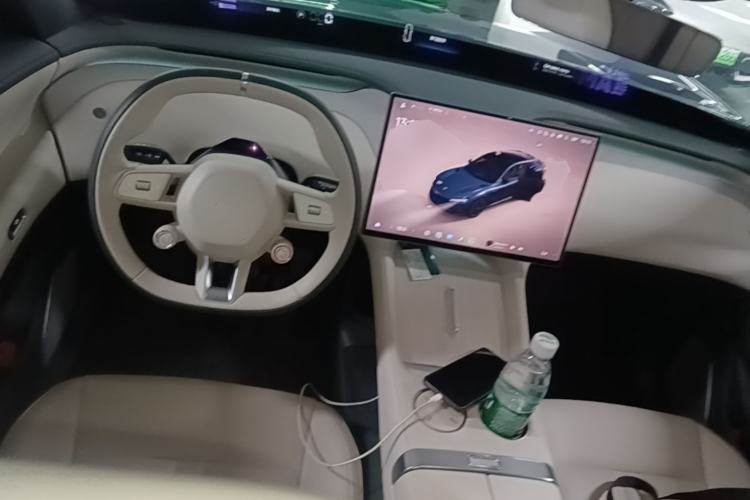 Used Xiaomi Auto YU7 2025 Ultra-Long Range All-Wheel Drive Pro Version Center Console