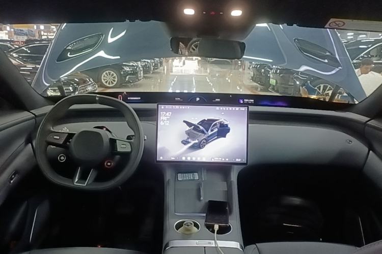 Used Xiaomi Auto YU7 2025 Ultra-Long Range Rear-Wheel Drive Version Center Console