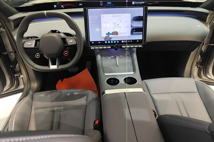 Used Xiaomi Auto YU7 2025 Ultra-Long Range High-Performance All-Wheel-Drive Max Edition Center Console
