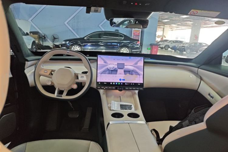 Used Xiaomi Auto YU7 2025 Ultra-Long Range High-Performance All-Wheel-Drive Max Edition Center Console