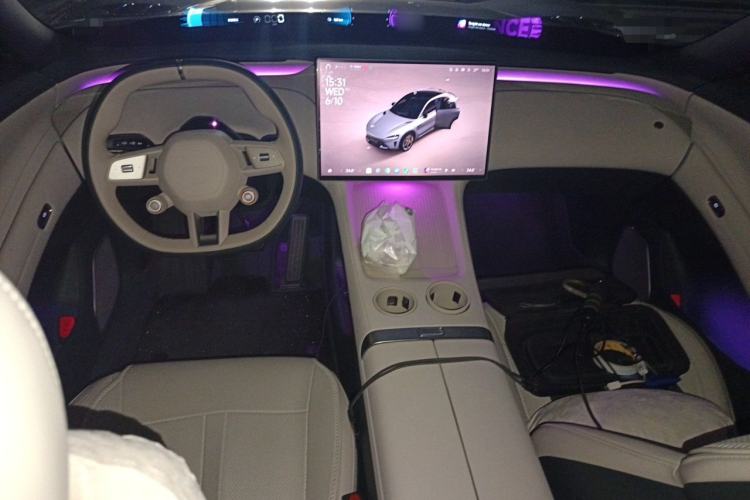 Used Xiaomi Auto YU7 2025 Ultra-Long Range All-Wheel Drive Pro Version Center Console