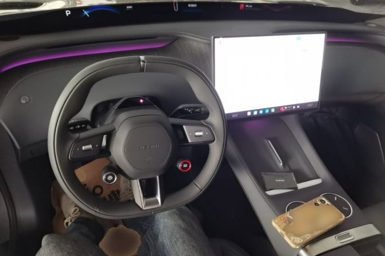 Used Xiaomi Auto YU7 2025 Ultra-Long Range Rear-Wheel Drive Version Center Console
