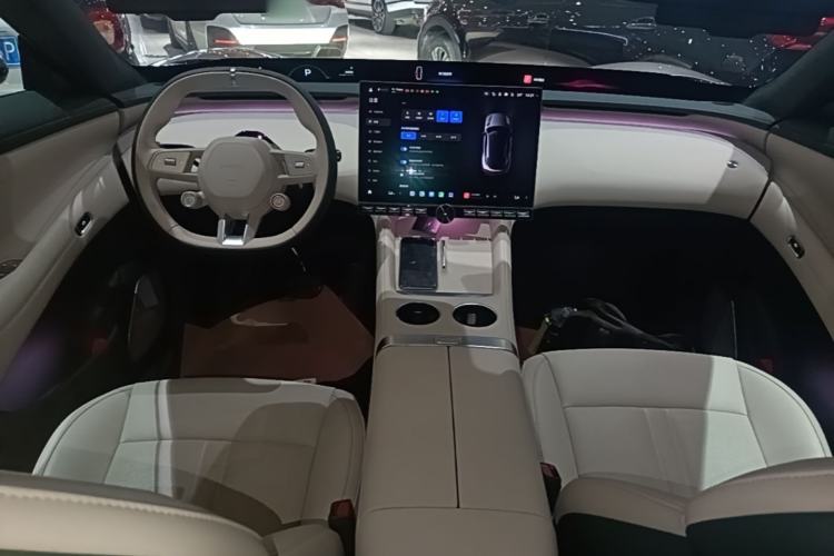 Used Xiaomi Auto YU7 2025 Ultra-Long Range High-Performance All-Wheel-Drive Max Edition Center Console