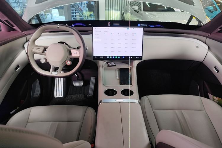 Used Xiaomi Auto YU7 2025 Ultra-Long Range High-Performance All-Wheel-Drive Max Edition Center Console