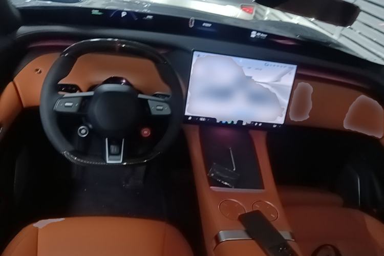 Used Xiaomi Auto YU7 2025 Ultra-Long Range High-Performance All-Wheel-Drive Max Edition Center Console