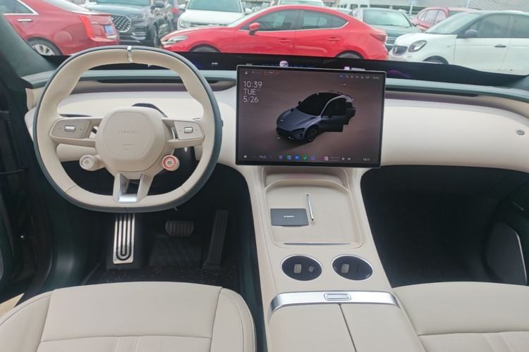Used Xiaomi Auto YU7 2025 Ultra-Long Range High-Performance All-Wheel-Drive Max Edition Center Console