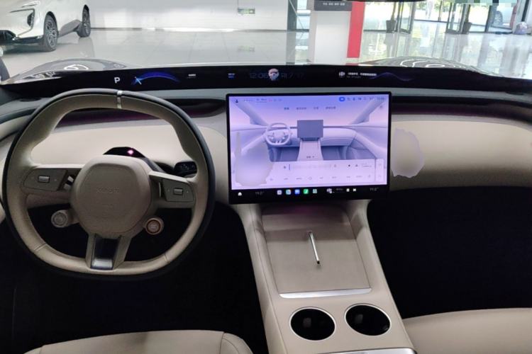 Used Xiaomi Auto YU7 2025 Ultra-Long Range Rear-Wheel Drive Version Center Console