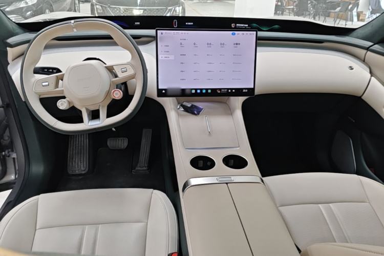 Used Xiaomi Auto YU7 2025 Ultra-Long Range High-Performance All-Wheel-Drive Max Edition Center Console
