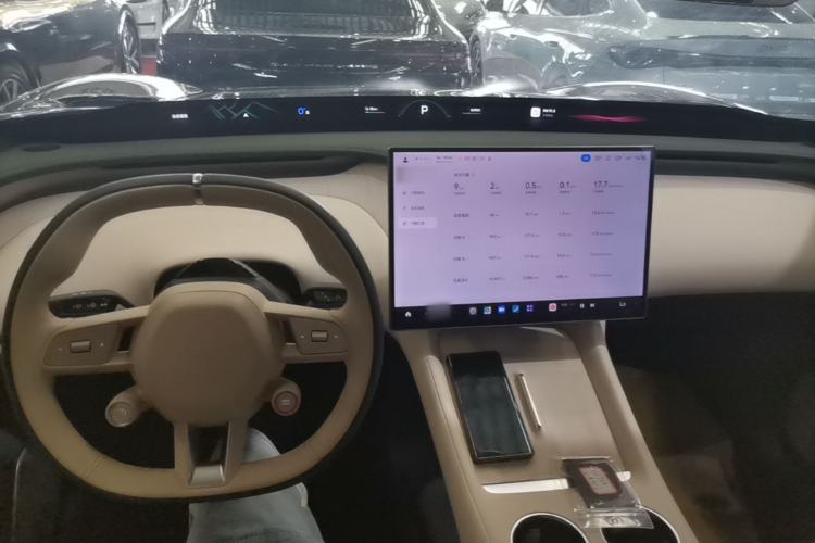 Used Xiaomi Auto YU7 2025 Ultra-Long Range Rear-Wheel Drive Version Center Console