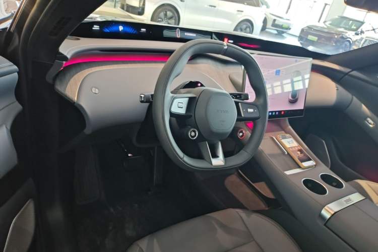 Used Xiaomi Auto YU7 2025 Ultra-Long Range Rear-Wheel Drive Version Center Console