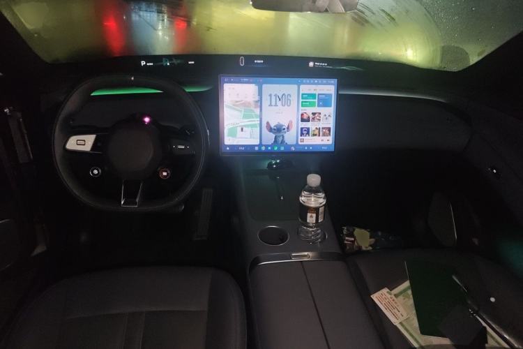Used Xiaomi Auto YU7 2025 Ultra-Long Range Rear-Wheel Drive Version Center Console