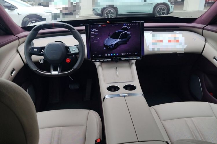 Used Xiaomi Auto YU7 2025 Ultra-Long Range High-Performance All-Wheel-Drive Max Edition Center Console
