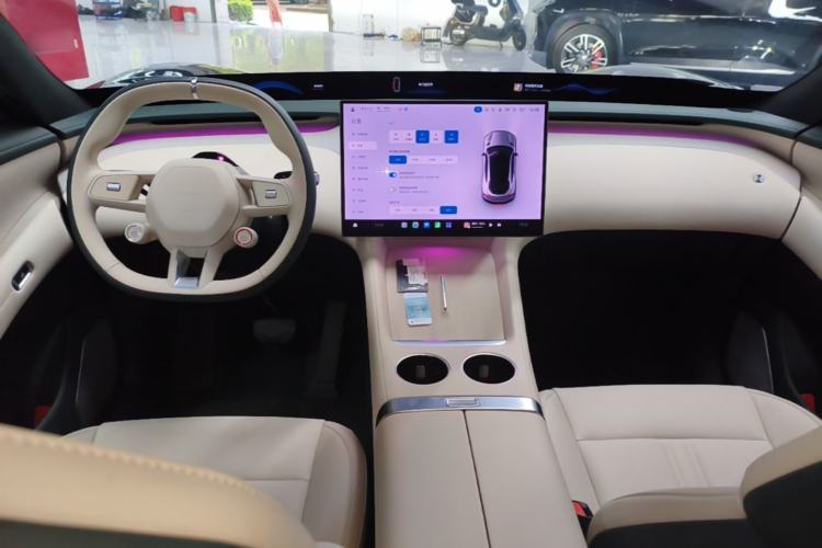 Used Xiaomi Auto YU7 2025 Ultra-Long Range Rear-Wheel Drive Version Center Console