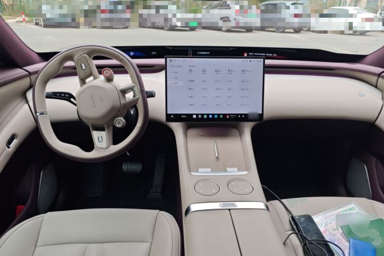Used Xiaomi Auto YU7 2025 Ultra-Long Range Rear-Wheel Drive Version Center Console