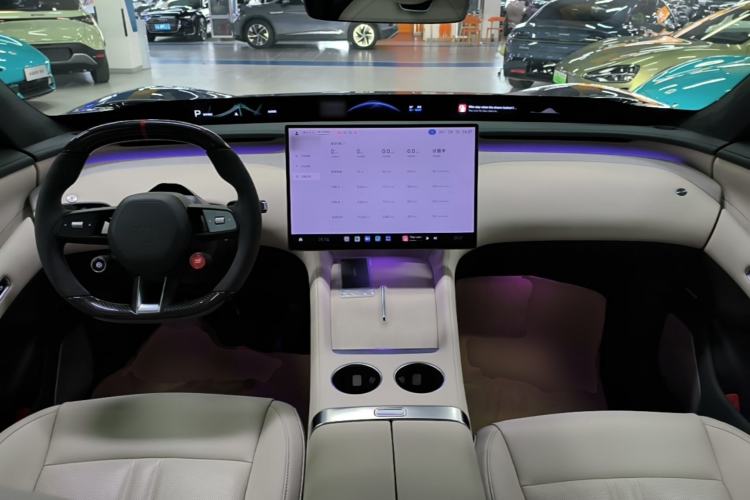 Used Xiaomi Auto YU7 2025 Ultra-Long Range High-Performance All-Wheel-Drive Max Edition Center Console