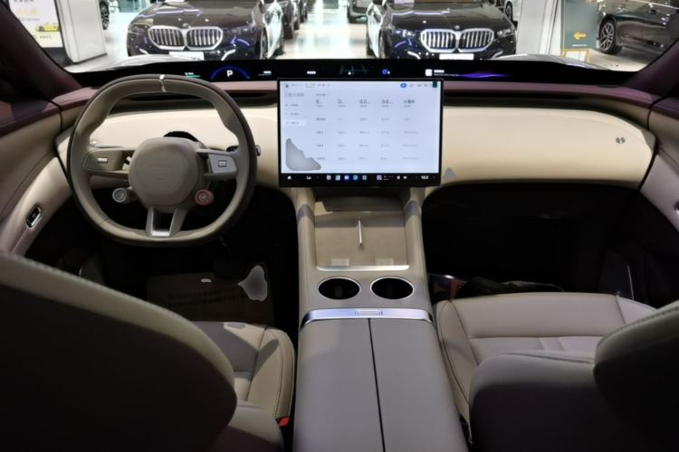 Used Xiaomi Auto YU7 2025 Ultra-Long Range Rear-Wheel Drive Version Center Console