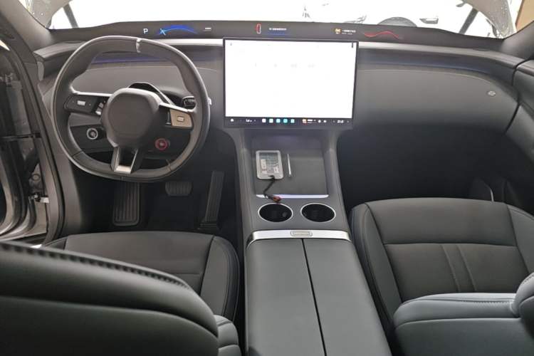 Used Xiaomi Auto YU7 2025 Ultra-Long Range Rear-Wheel Drive Version Center Console