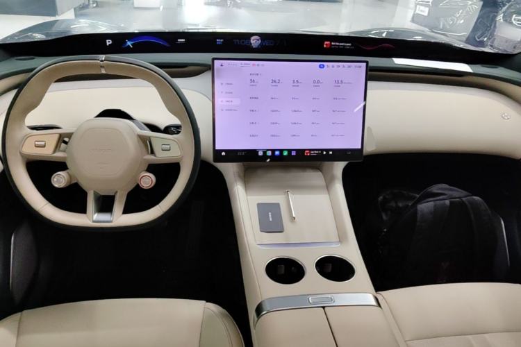 Used Xiaomi Auto YU7 2025 Ultra-Long Range Rear-Wheel Drive Version Center Console