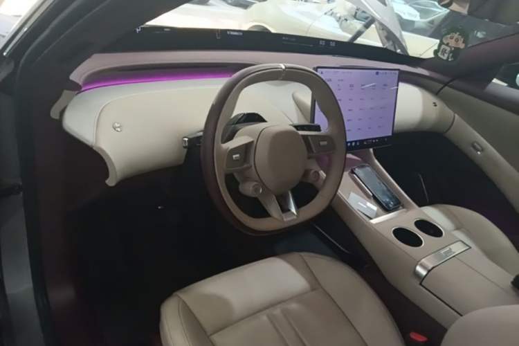 Used Xiaomi Auto YU7 2025 Ultra-Long Range Rear-Wheel Drive Version Center Console