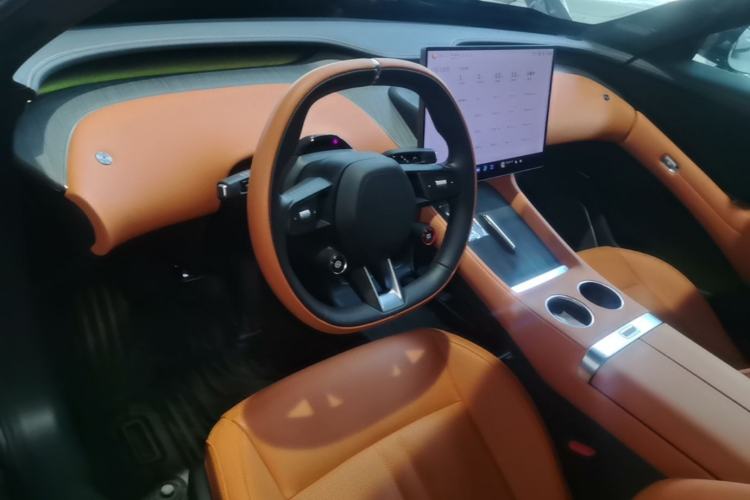 Used Xiaomi Auto YU7 2025 Ultra-Long Range Rear-Wheel Drive Version Center Console