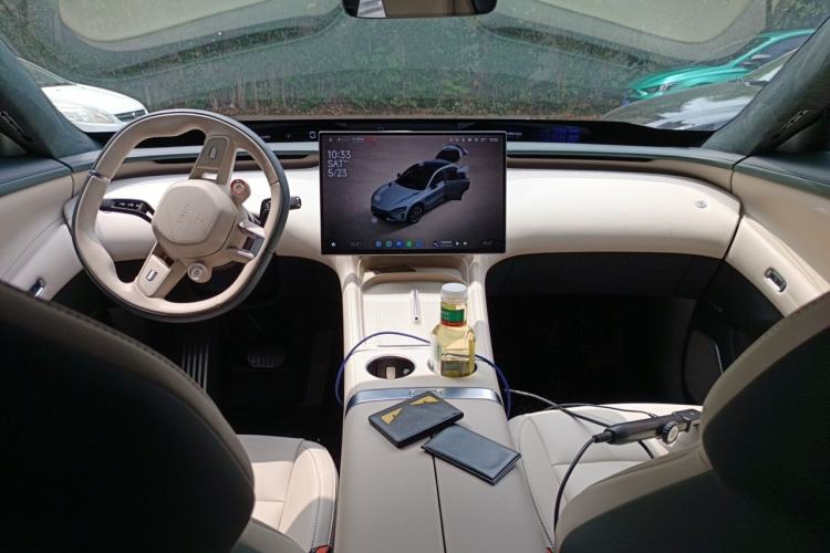 Used Xiaomi Auto YU7 2025 Ultra-Long Range High-Performance All-Wheel-Drive Max Edition Center Console