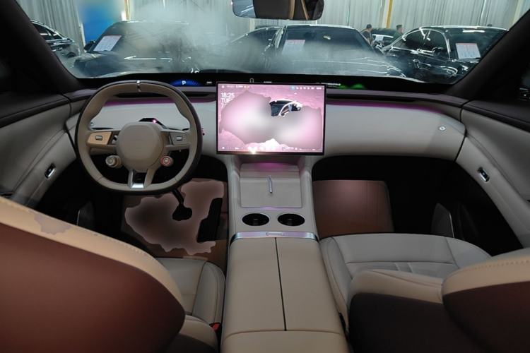 Used Xiaomi Auto YU7 2025 Ultra-Long Range Rear-Wheel Drive Version Center Console