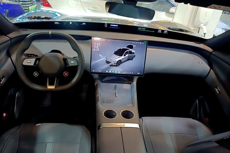 Used Xiaomi Auto YU7 2025 Ultra-Long Range Rear-Wheel Drive Version Center Console
