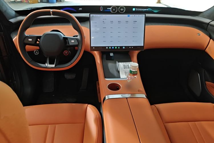 Used Xiaomi Auto YU7 2025 Ultra-Long Range High-Performance All-Wheel-Drive Max Edition Center Console
