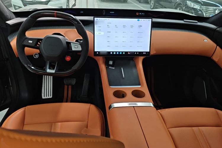 Used Xiaomi Auto YU7 2025 Ultra-Long Range High-Performance All-Wheel-Drive Max Edition Center Console