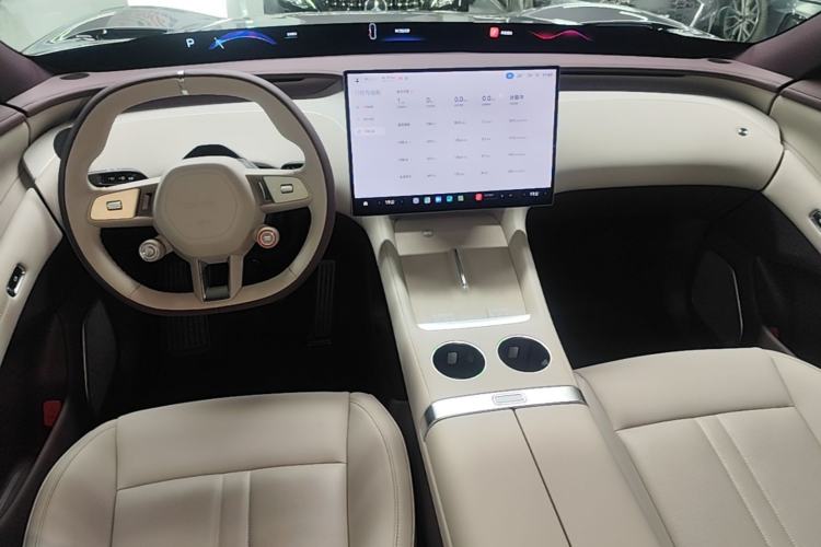 Used Xiaomi Auto YU7 2025 Ultra-Long Range Rear-Wheel Drive Version Center Console