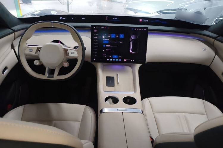 Used Xiaomi Auto YU7 2025 Ultra-Long Range High-Performance All-Wheel-Drive Max Edition Center Console