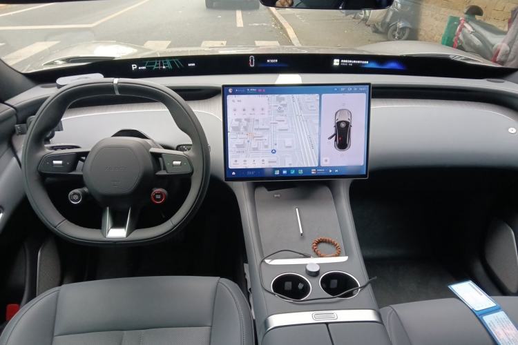 Used Xiaomi Auto YU7 2025 Ultra-Long Range Rear-Wheel Drive Version Center Console